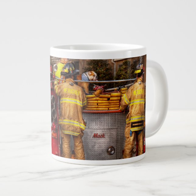 Tasse Géante Fireman - Metuchen Fire Department (Devant droit)