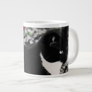 Tasse Géante Frouilles dans Flowers II - Chat Tux noir et blanc