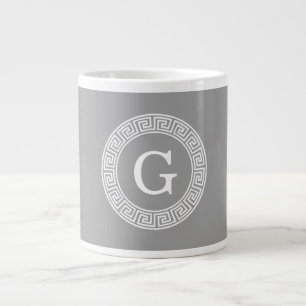 Tasse Géante Gris foncé blanc clé grecque cadre Rnd initial Mon