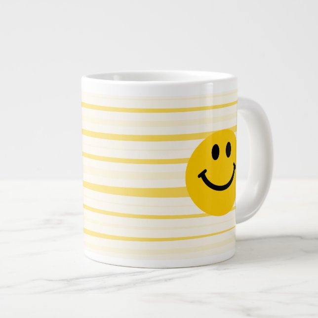 Tasse Géante Joyeux visage sur rayures jaune soleil (Devant droit)