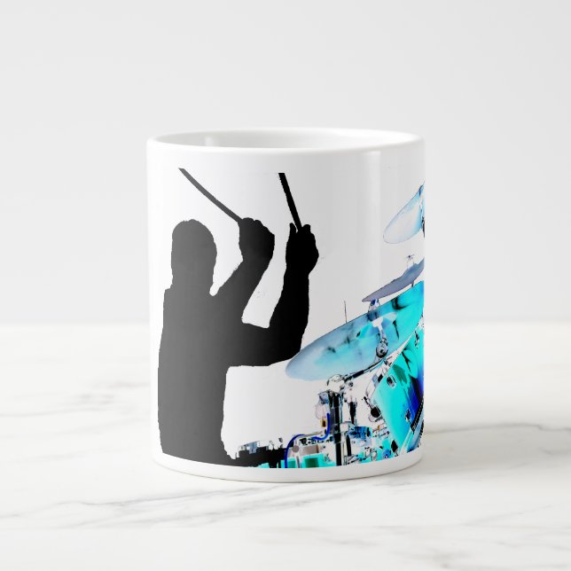 Tasse Géante Le batteur colle dans des fûts invertis de bleu (Devant)