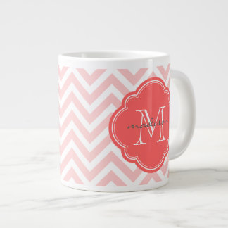 Tasse Géante Monogramme personnalisé Chevron rose clair et cora