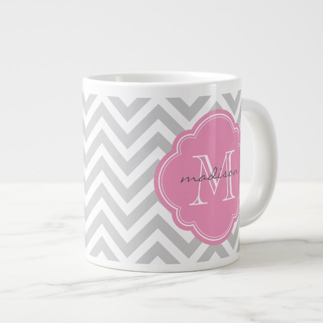 Tasse Géante Monogramme personnalisé Gris et Rose Chevron (Devant droit)