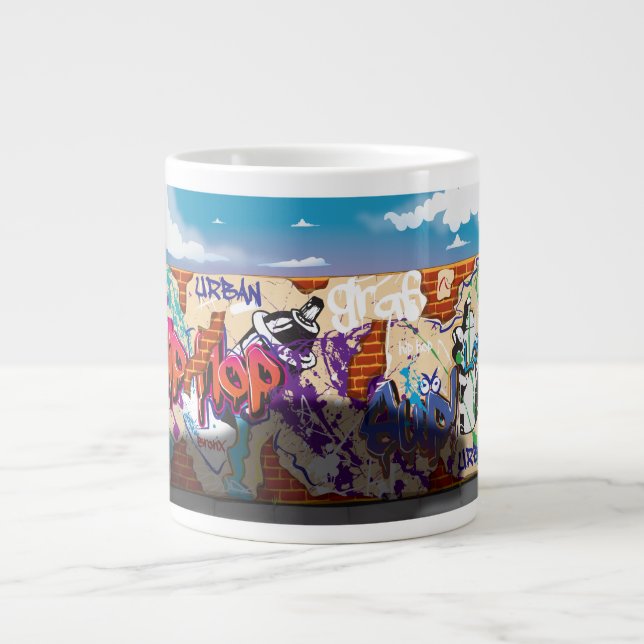 Tasse Géante Mur de graffiti de hip hop urbain. (Devant)
