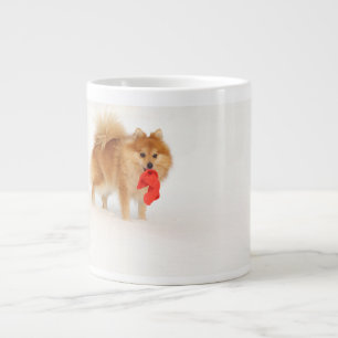 Tasse Géante Petit chien avec le casquette et la neige blanche