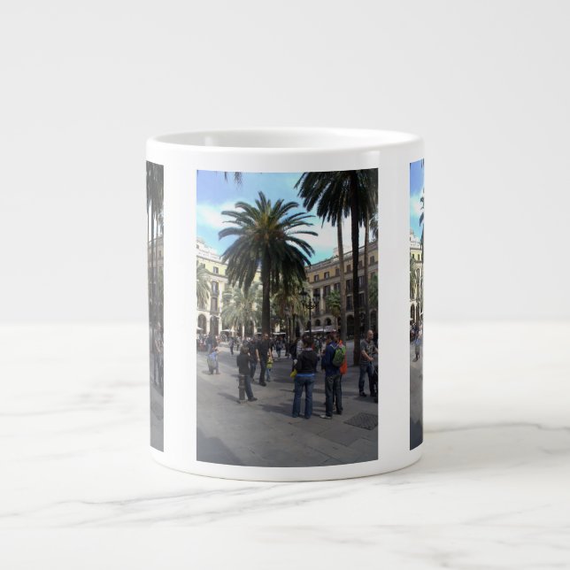 Tasse Géante Plaça Reial, Barcelone (Devant)