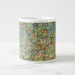 Tasse Géante Pommier par Gustav Klimt, Art Nouveau Vintage<br><div class="desc">Apple Tree (1912) de Gustav Klimt est une peinture d'art vintage de l'époque victorienne Symbolisme. Une scène nature avec un pommier dans un verger sur une ferme aux fruits mûrs et aux fleurs de pommes. Le jardin fleuri est fleuri et fleuri. À propos de l'artiste : Gustav Klimt (1862-1918) était...</div>