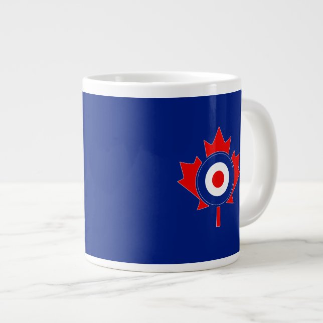 Tasse Géante Roundel Mod de feuille d'érable canadienne (Devant droit)