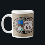 Tasse Géante Route historique 66 ~ Parcs, Arizona<br><div class="desc">AIMEZ votre café/thé/chocolat chaud avec un design d'autocollant ovale Arizona Route 66. Parks, Arizona est l'une des nombreuses villes le long de la route historique US 66. Connue sous le nom de Main Street of American and the Mother Road, la US Route 66 était l'une des routes américaines originales. L'autoroute...</div>