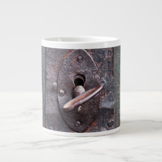 Tasse Géante Vieux verrou avec clé