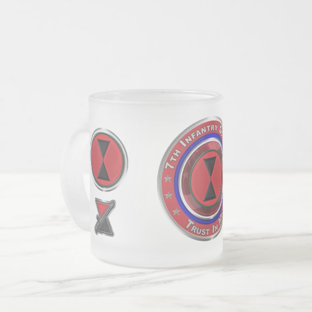 Tasse Givré 7e division d'infanterie (Devant gauche)
