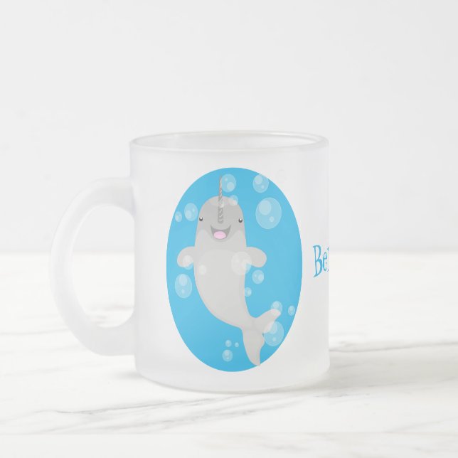 Tasse Givré Caricature de bulles de narval joyeux (Gauche)