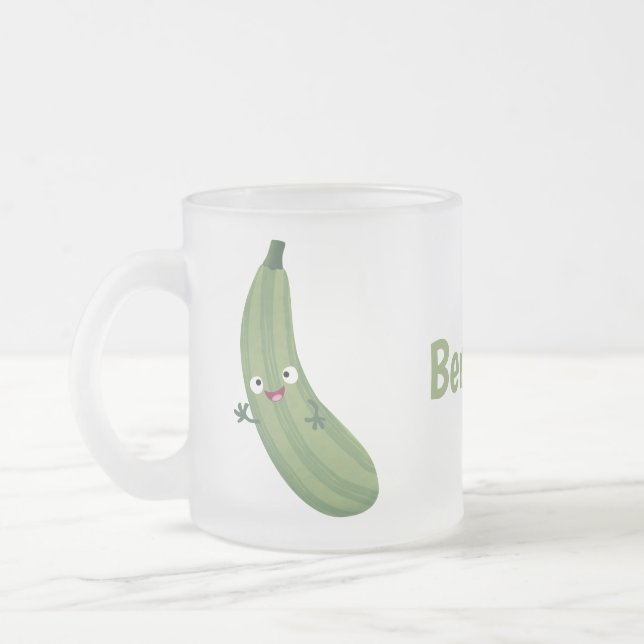 Tasse Givré Caricature joyeux de courgettes mignonnes (Gauche)