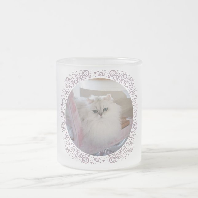 Tasse Givré Chat Persan blanc sur une chaise rose (Centre)