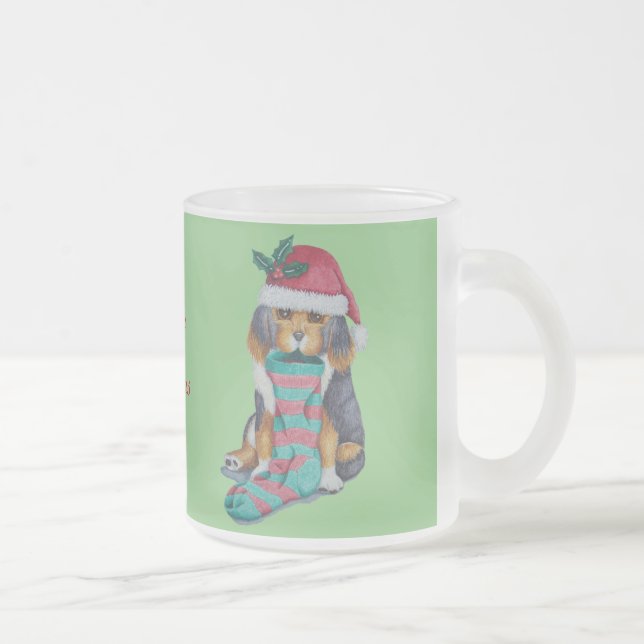 Tasse Givré chiot noir et brun mignon vêtu pour noël (Droit)