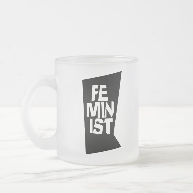 Tasse Givré Femme égale imitation de fille féminine féministe (Gauche)