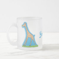 Jolie girafe avec dessin animé de papillon
