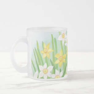 Tasse Givré Les jonquilles de printemps dans un jardin fleuri