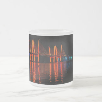 Tasse Givré Lumière sur le pont en l'honneur de la grenouille 