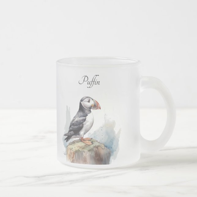 Tasse Givré Puffin sur une aquarelle rocheuse, personnalisé (Droit)