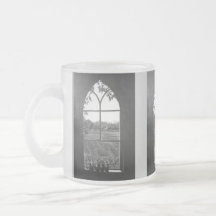 Tasse Givré Vue du paysage rural depuis la fenêtre de l'église