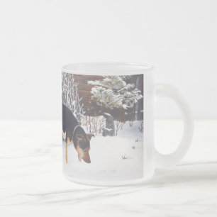 Tasse Givré Winter snow scene with cute black and tan dog