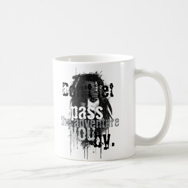 Tasse graffiti pour une aventure d'art de rue (Droite)