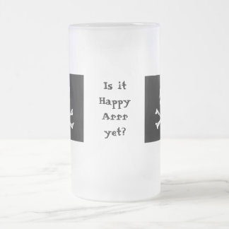 Tasse grande heureuse d'Arrr de pirate