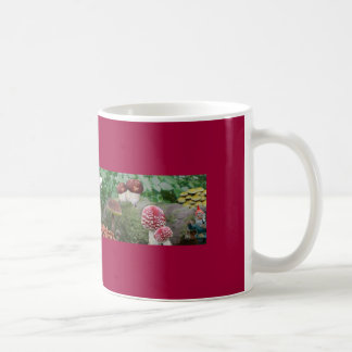 Tasse heureuse de champignon