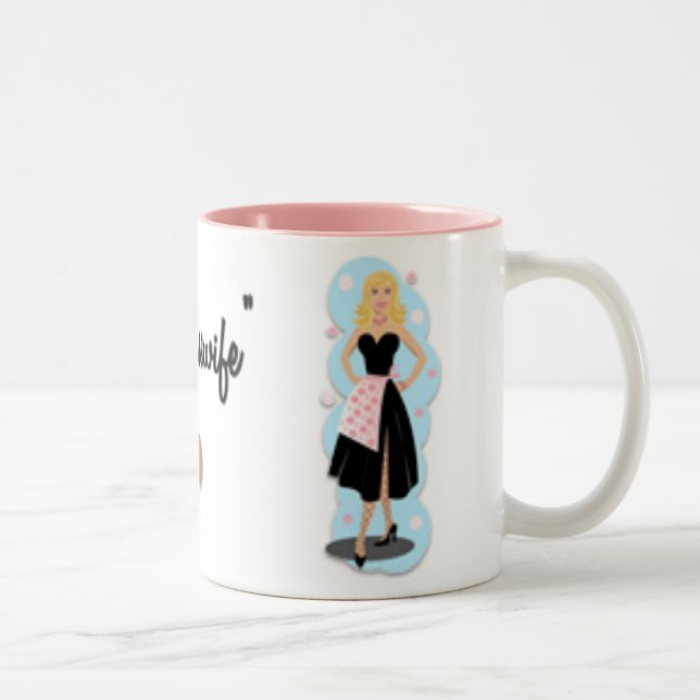 Tasse heureuse de femmes au foyer (Droit)