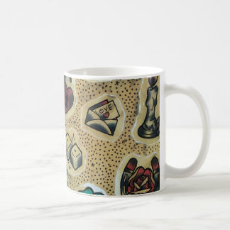 Tasse instantanée traditionnelle de tatouage