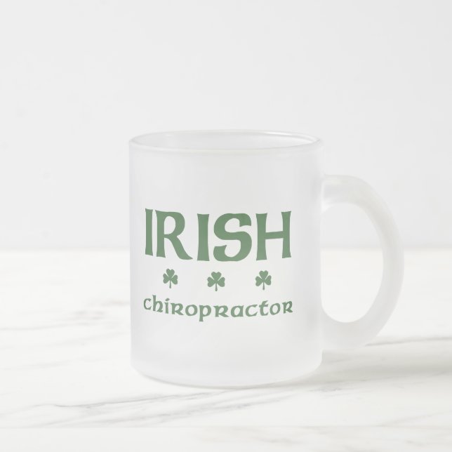 Tasse irlandaise de chiroprakteur (Droit)
