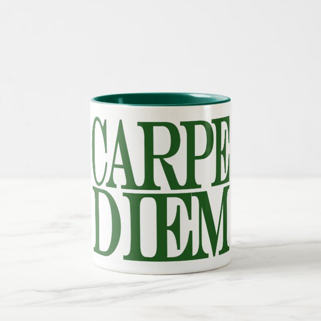 Tasse latine de citation de Carpe Diem (Centre)