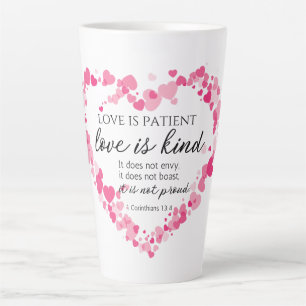Tasse Latte 1 Corinthiens 13:4 L'amour est patient Coeurs rose
