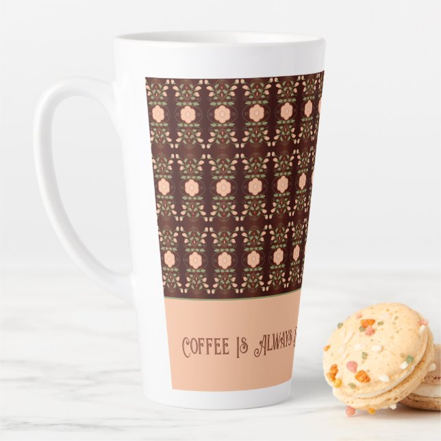 Tasse Latte Accent floral de pêche (En situation)