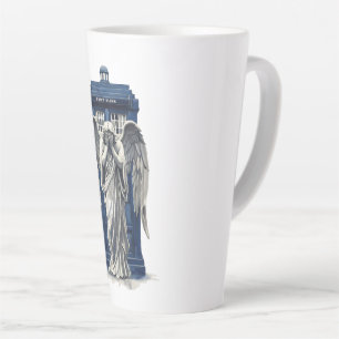 Tasse Latte Angle de plaie avec boîte de police bleue 1