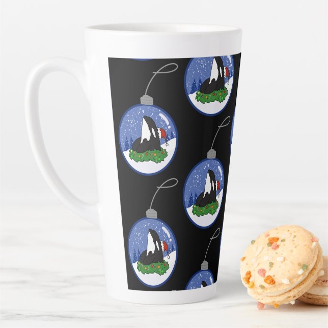 Tasse Latte Baleine tueuse Orca Christmas (En situation)