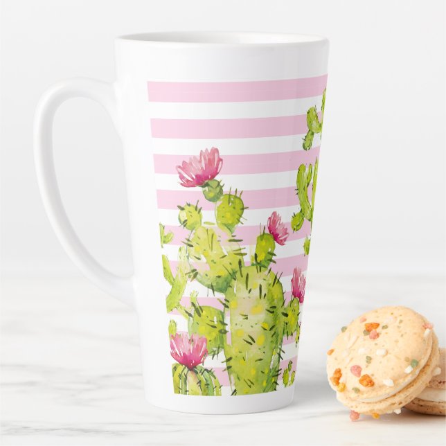 Tasse Latte Bandes roses avec Aquarelle de cactus à poires (En situation)