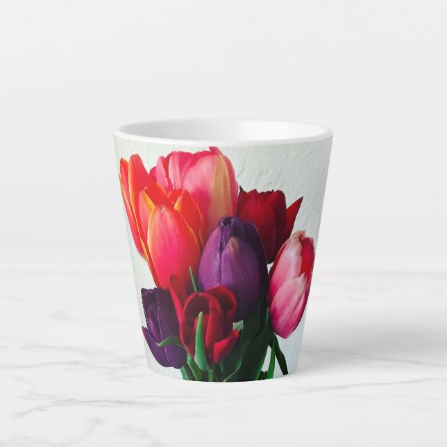 Tasse Latte Bouquet de tulipes printanières (Devant)