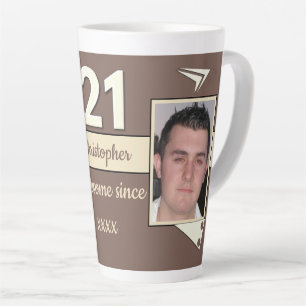 Tasse Latte Brown et crème avec le nom photo 21e anniversaire
