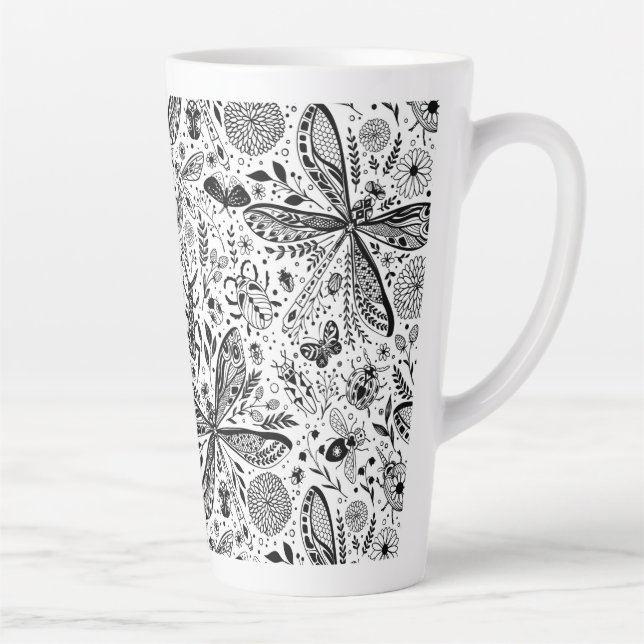 Tasse Latte Bugs de Doodle sur bleu foncé (Droite)