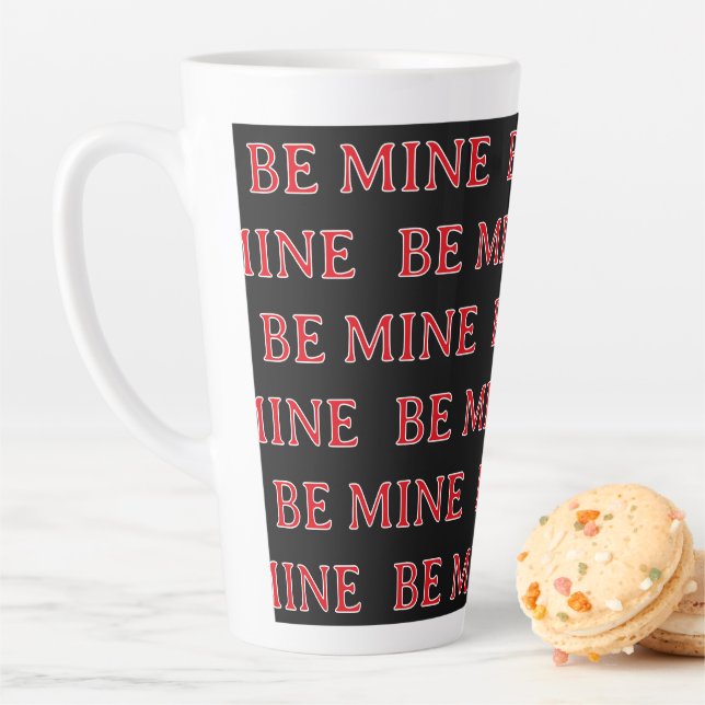 Tasse Latte Cadeau de la Saint-Valentin « Sois mienne » - Amou (En situation)