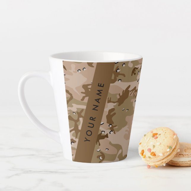 Tasse Latte Cailloux de camouflage du désert, Votre nom, Perso (En situation)