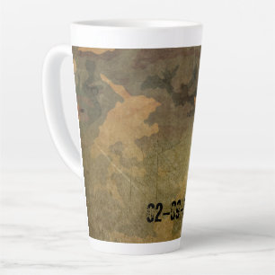 Tasse Latte Camouflage vert olive beige symétrique grunge