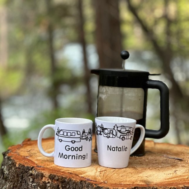 Tasse Latte Campeurs heureux en noir et blanc Personnalisé Lat (Black & White Happy Campers Personalized Latte Mug for Natalie)