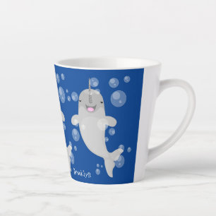 Tasse Latte Caricature de bulles de narval joyeux