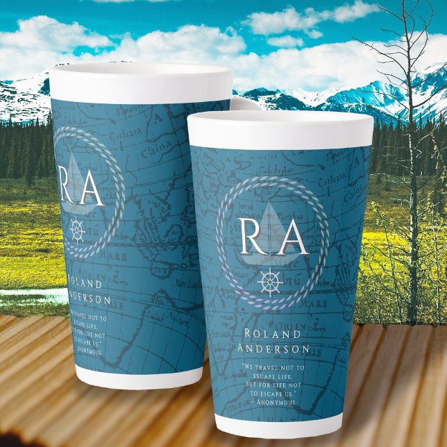 Tasse Latte Carte bleue monogramme de corde nautique (Nautical Map Monogram Traveller Blue Latte Mug.)