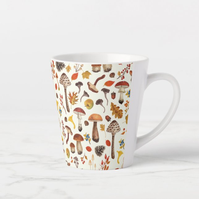 Tasse Latte Champignons sauvages sur blanc (Droite)