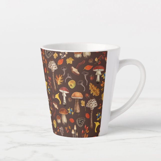 Tasse Latte Champignons sauvages sur fond marron (Droite)