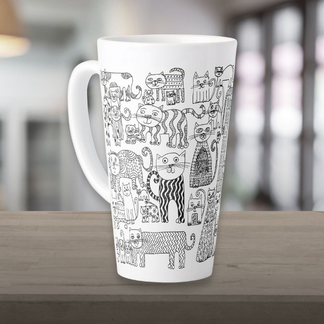 Tasse Latte Chats et chatons noirs et blancs modernes Décor (Modern Black and White Cats And Kittens Decorative Latte Mug)